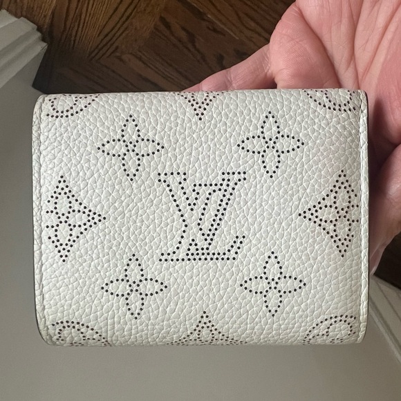 Authentic Louis Vuitton White Mahina Iris compact wallet with rainbow background - Picture 2 of 6